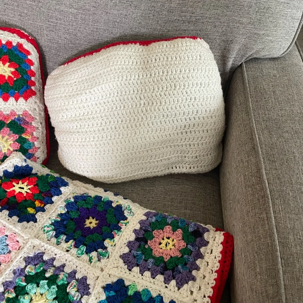 Vintage 70’s Hand Crocheted Multicolor Granny Square throw w 2 matching pillows